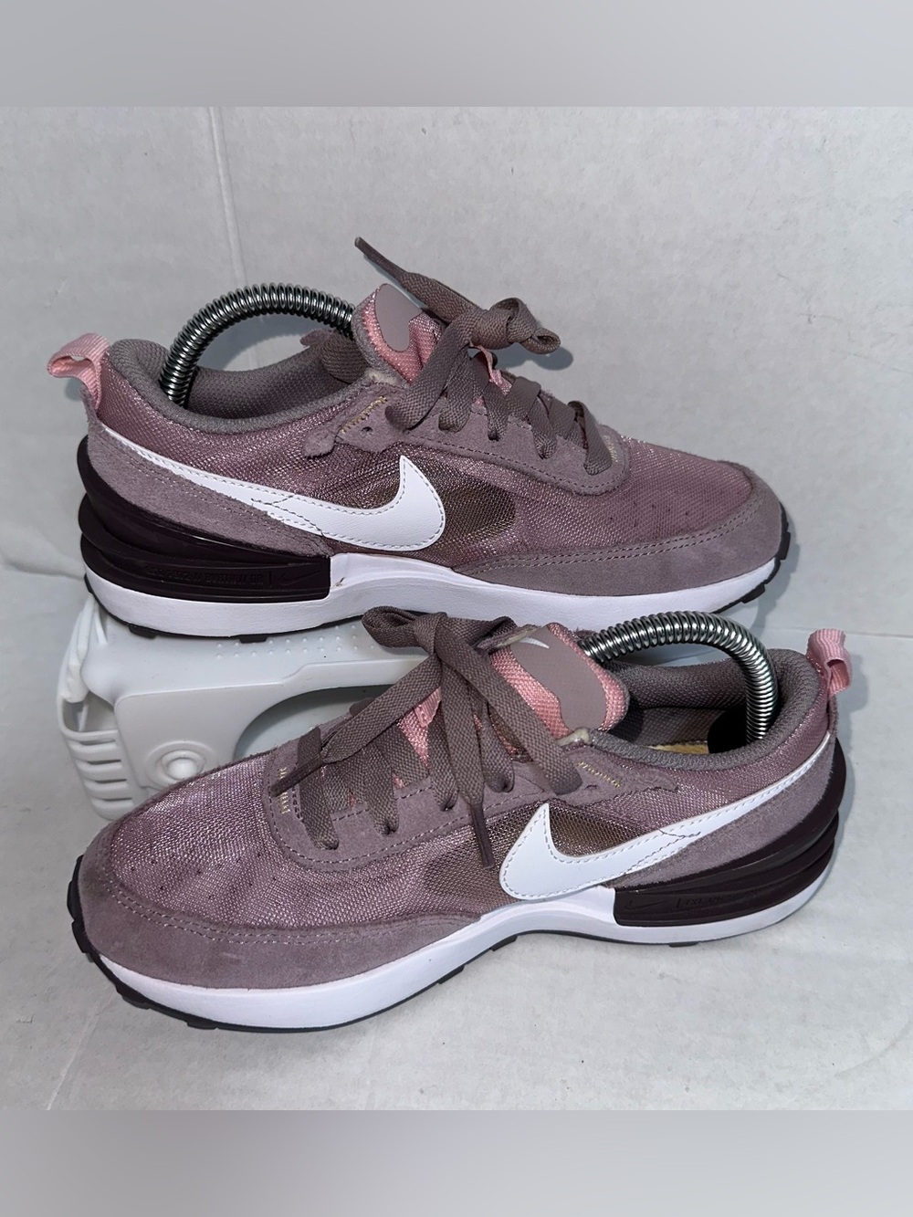 Nike Waffle One Fuchsia Girls Size 2.5Y Pink Walking Running Shoes Sneakers